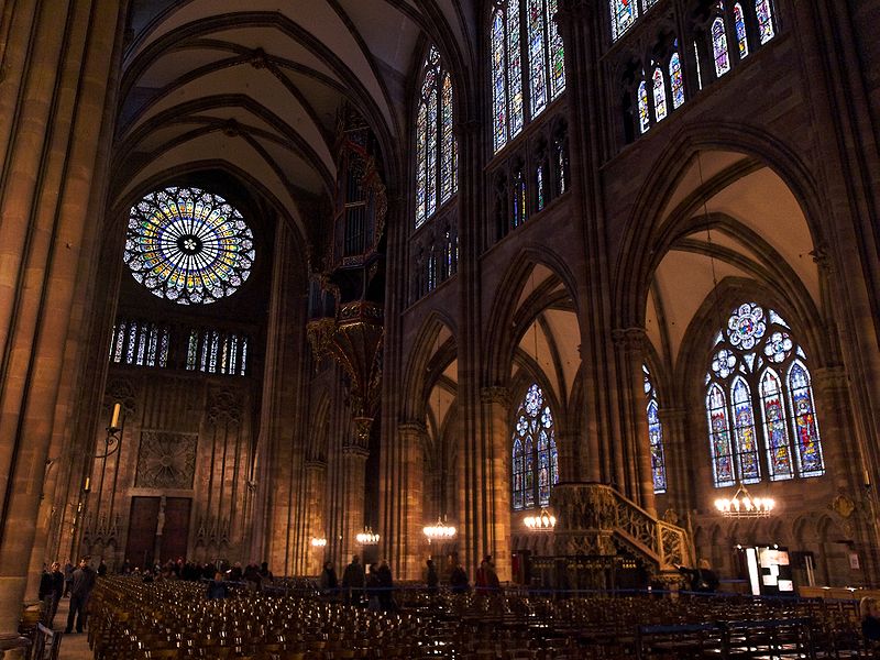 Strasbourg_Cathedral_inside.jpg