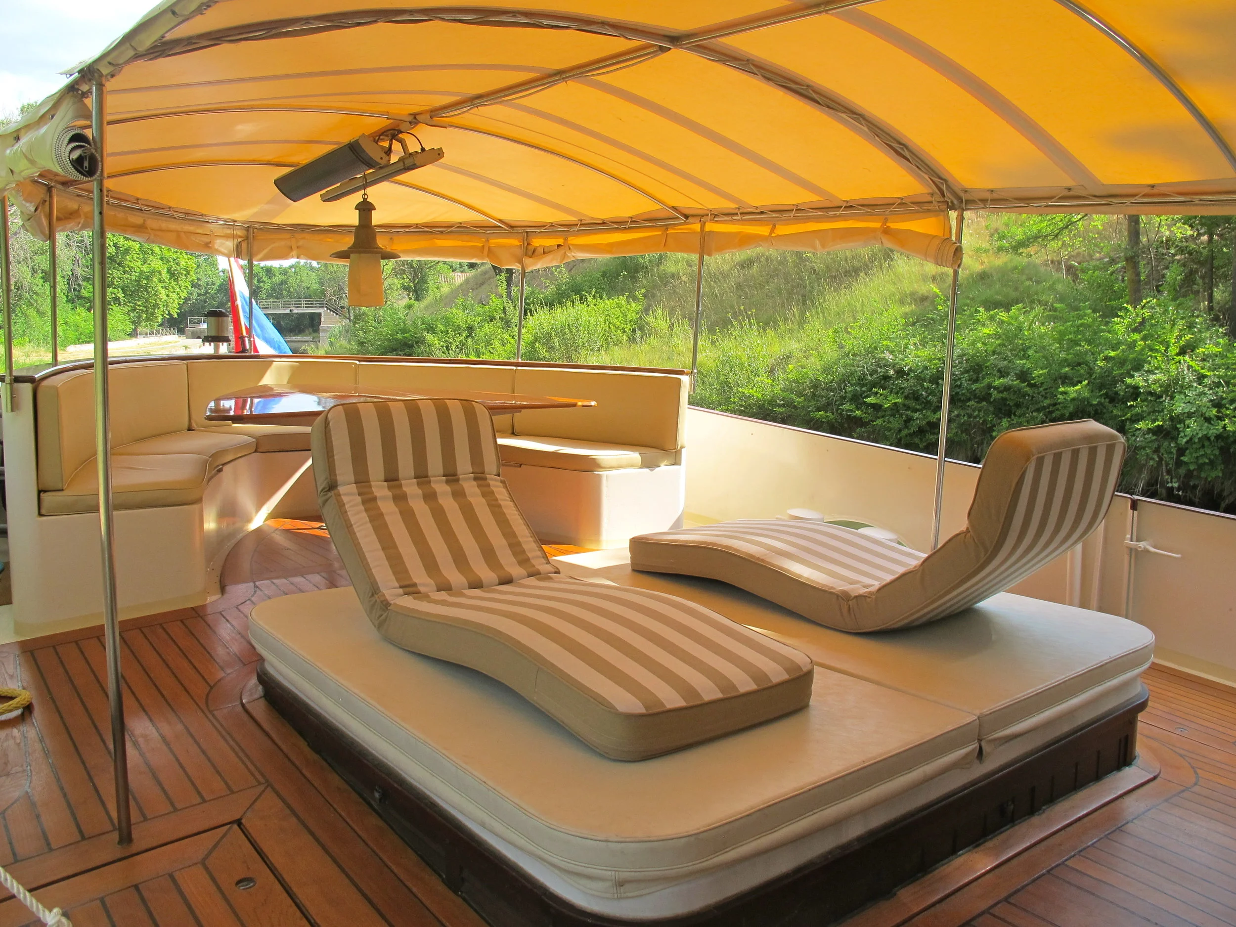 Roi Soleil 2.2 Lounge Beds Aft _8234.JPG
