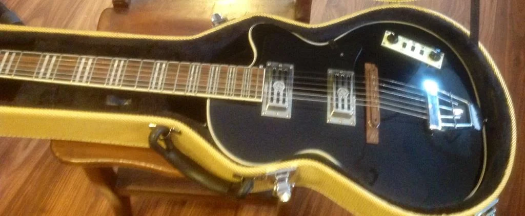 Hutchins Venue Electric Guitar with Hardcase 2.jpg