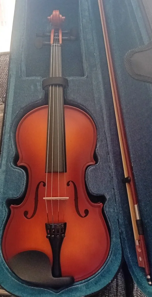 Brand New 44 Violin + Bow + Case £59.jpg