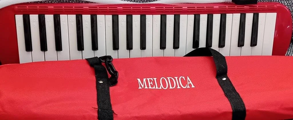 22 key melodica  £25 Red.jpg