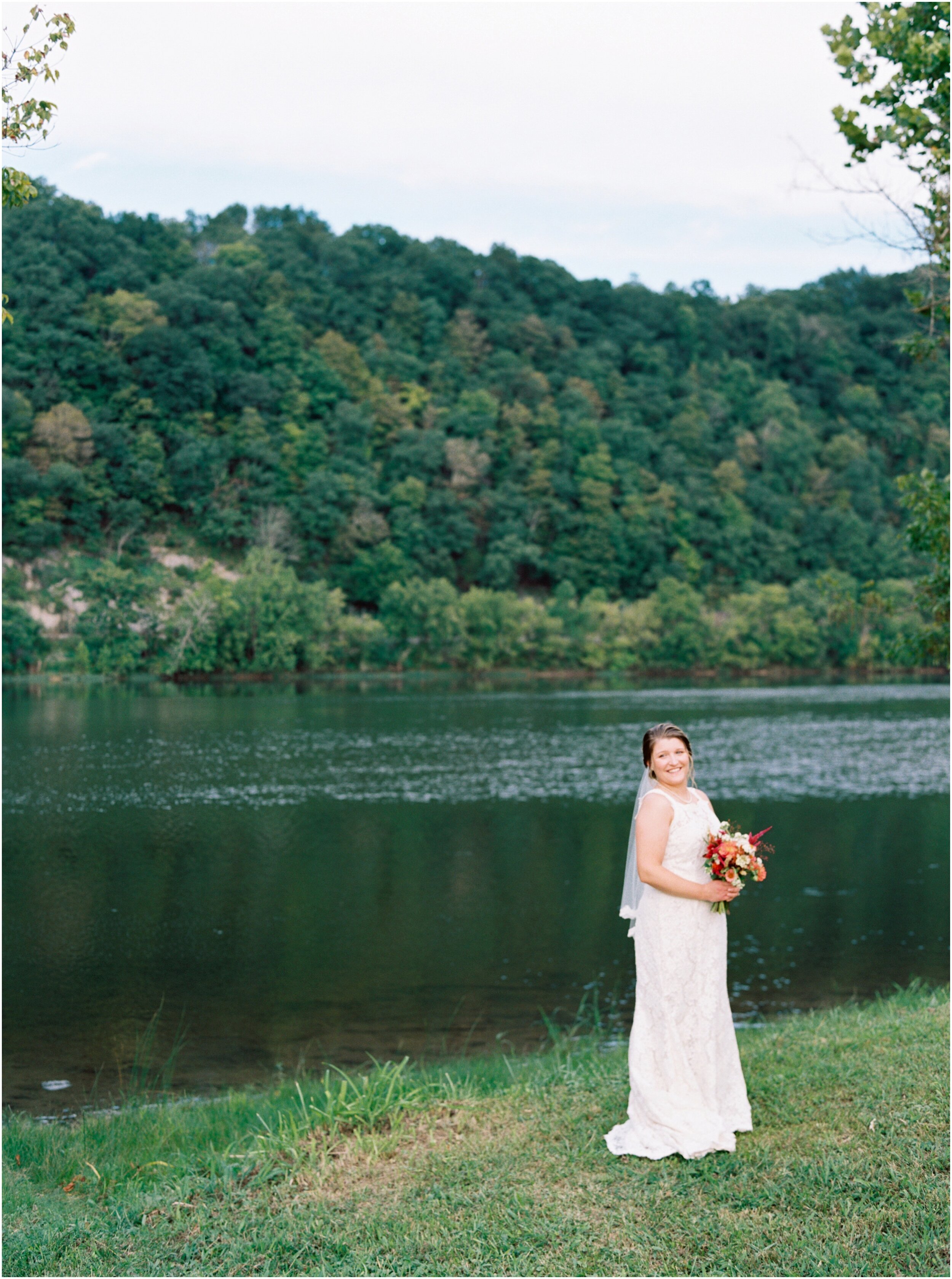 Hannah-Virginia-Rustic-Elegant-River-Bridal-Portraits_0014.jpg