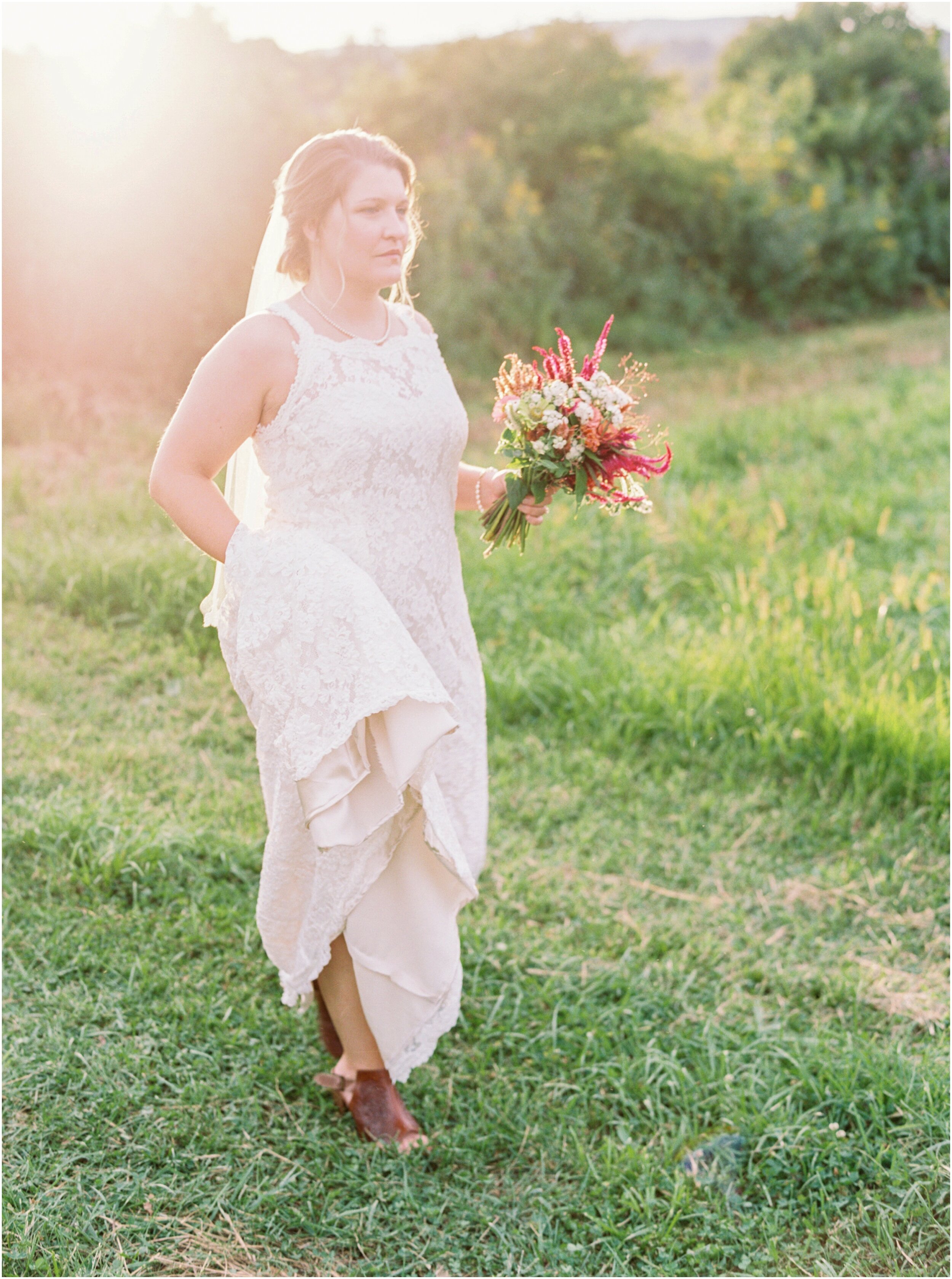 Hannah-Virginia-Rustic-Elegant-River-Bridal-Portraits_0019.jpg