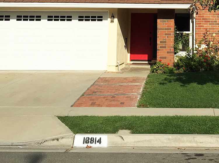 Red Door and the number 4