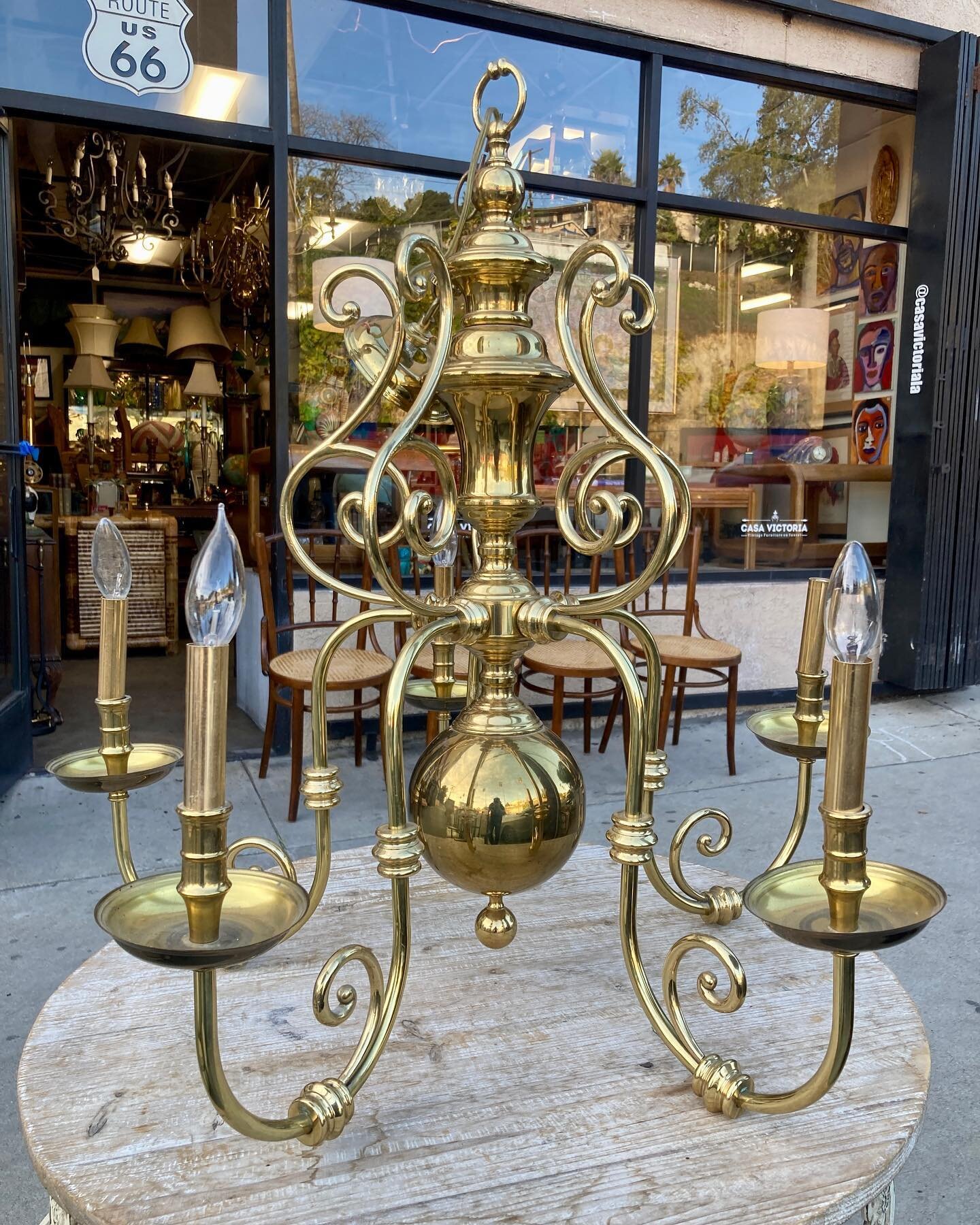 A classic five light chandelier in brass, $395. 30 w x 30 t. #casavictoriala #vintage #furniture #lighting #chandelier #setdesign #setdecorator #hollywood #bollywood #chairish #etsy #1stdibs #nyc #losangeles #hollywood #interiordesign #light #thanksg