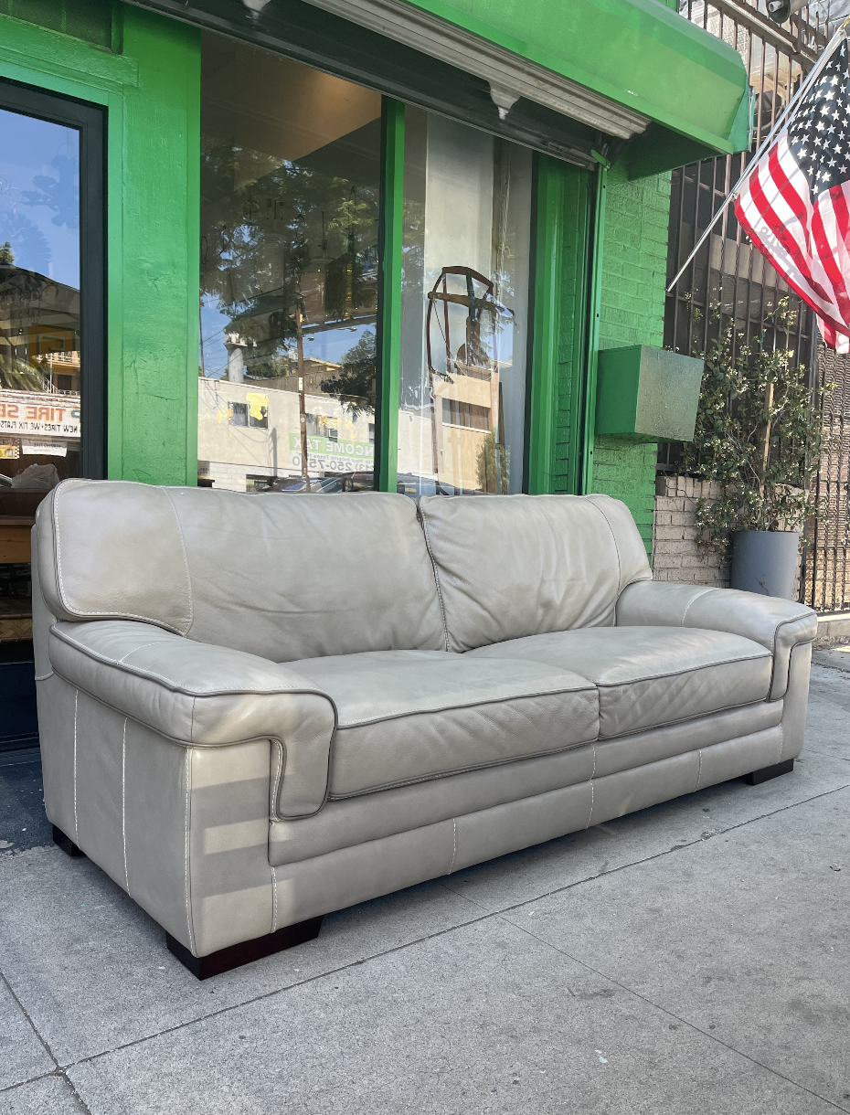 The Big Stretch | Contemporary Style Sofa Crafted with Full Grain Leather