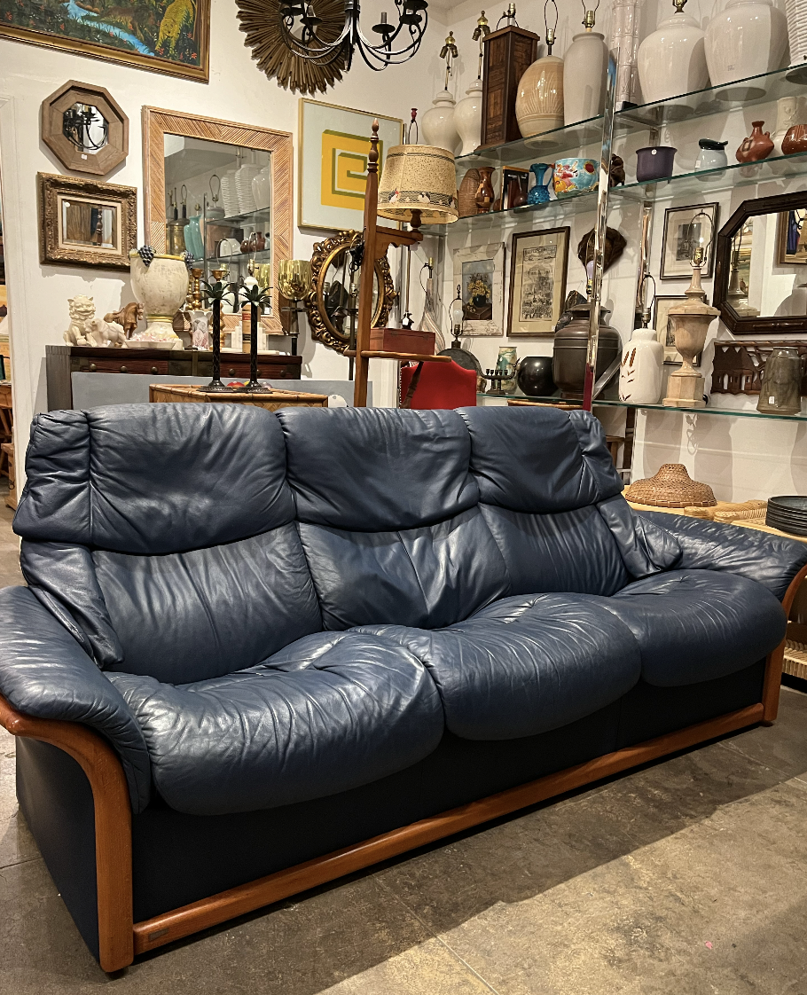 Don't Budge | Full-grain Leather Stressless Sofa by Ekornes