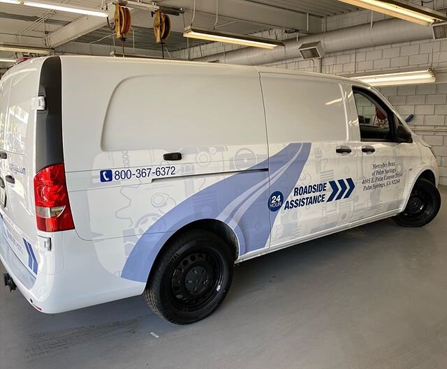 Another partial wrap for Mercedes-Benz of Palm Springs, Ca. Thank you James for all your help and will see you soon. #ssgrfxinstalls #3mcertifiedcompany #averydennisoncertifiedcarwrap #palmspringsbusiness #mercedesbenzmetris