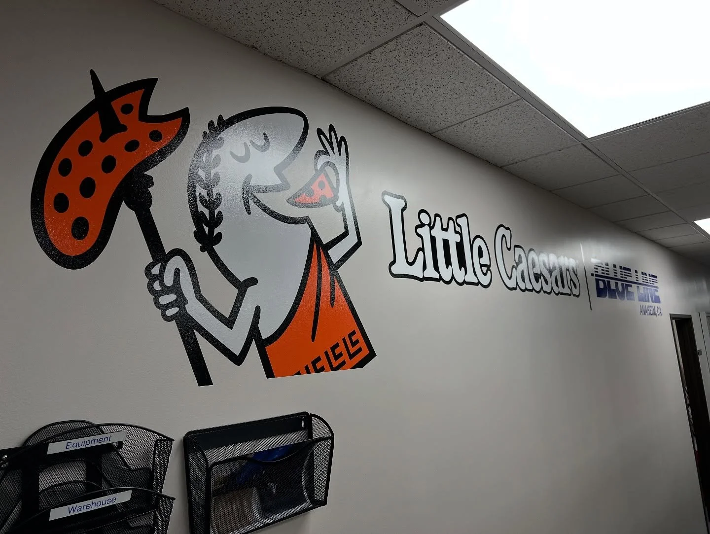 Spruce up the office this year with some wall graphics. Brand the office and set the tone for better working environment.

#littlecaesars #pizza #pizzatime #pizzalover #wallsticker #wallwraps #walldecals #decals #stickers #statement #branding #brandi