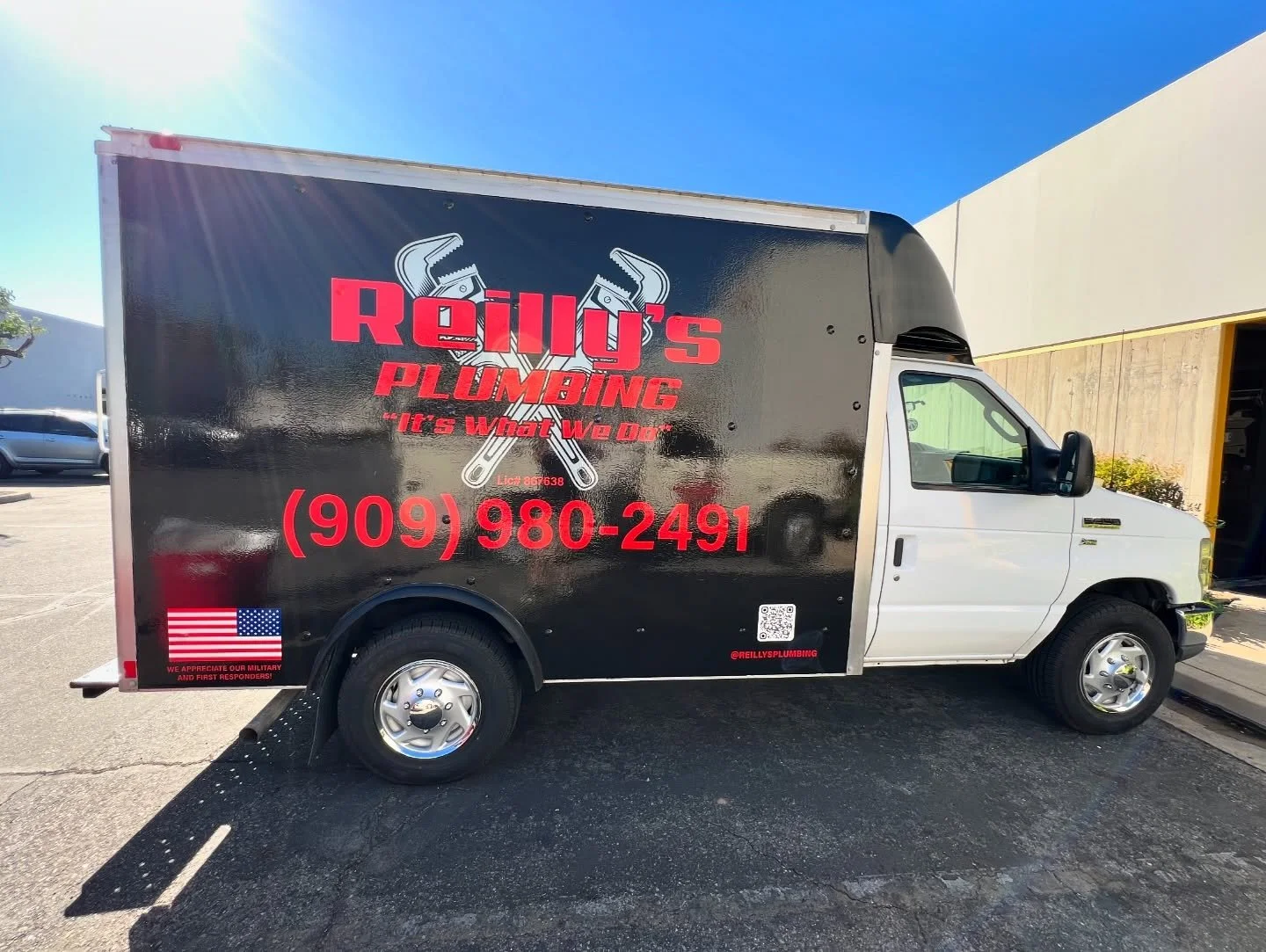 Fleet Friday! Commercial graphics is the most cost effect long term investment. DM for a quote!

#vehiclewraps #commercial #wraps #advertising #businessmarketing #marketing #carwraps #chevrolet #chevyexpress #chevy #socal #plumbing #socalplumber #sou