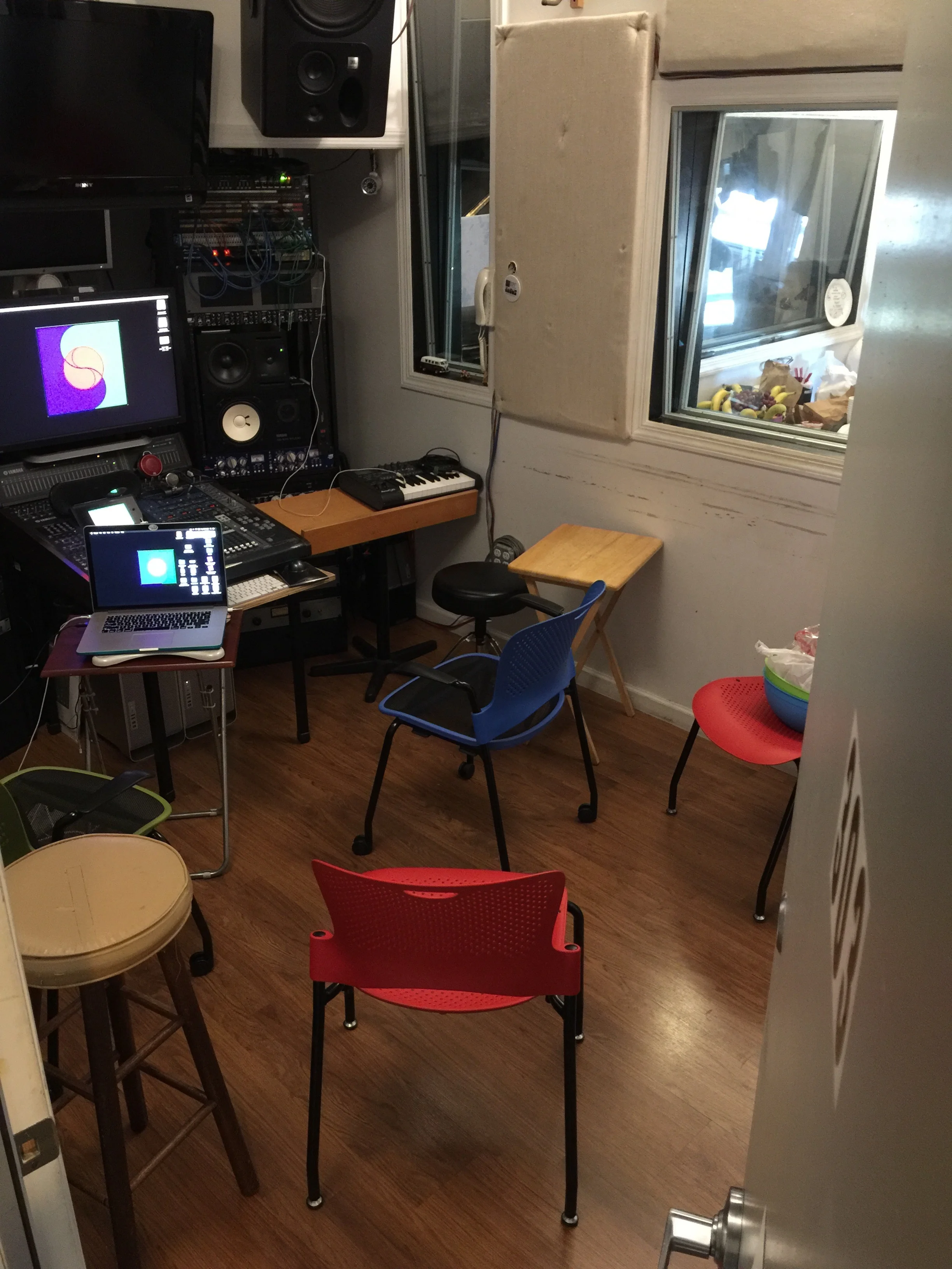 Manager, producer, arranger, director, engineer, and singers seats are waiting for day 4.
