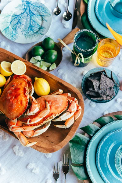  Pottery Barn: Tropical Tabletop 