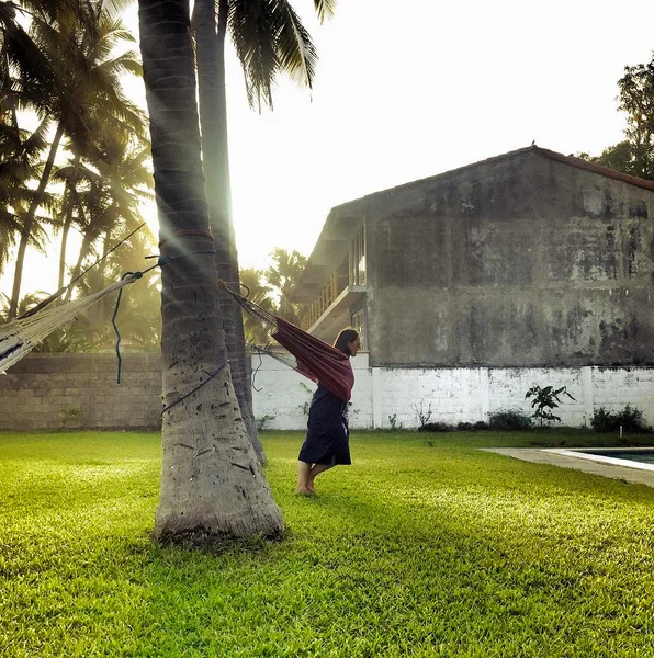 Amalia Mayita Mendez , Lean In, Sister, El Salvador (photograph)