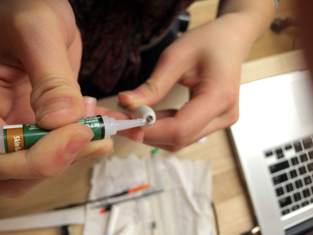 gluing-pen-tip.jpg