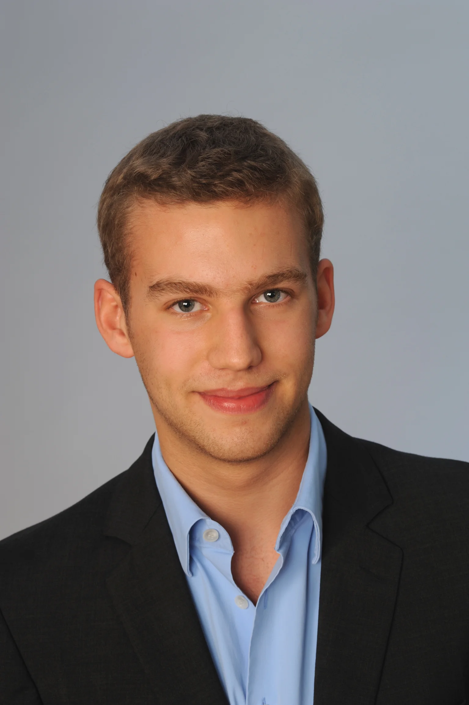 Maximilian Neumann Transport and Logistics Management Assistant