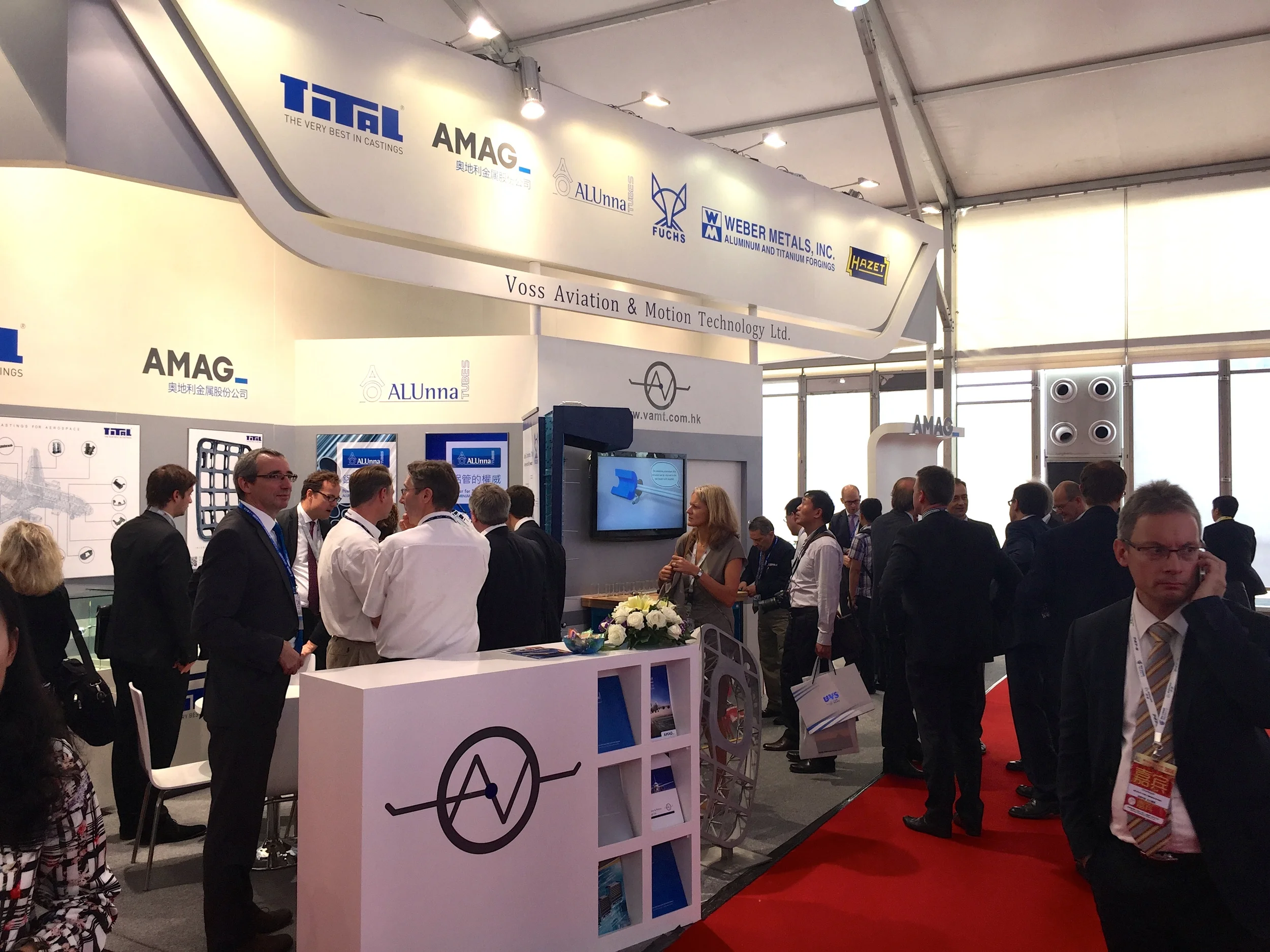 The BDLI delegation visited our booth.