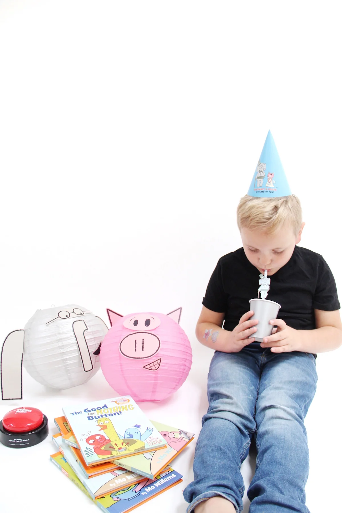 Party with Elephant & Piggy! | And We Play