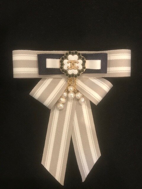 grey stripe 3 on blk.jpg