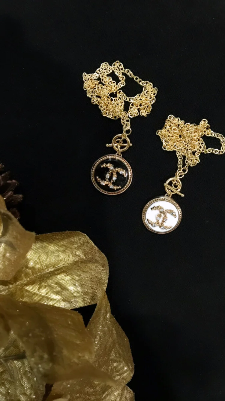 rhinestone toggle on blk.JPG