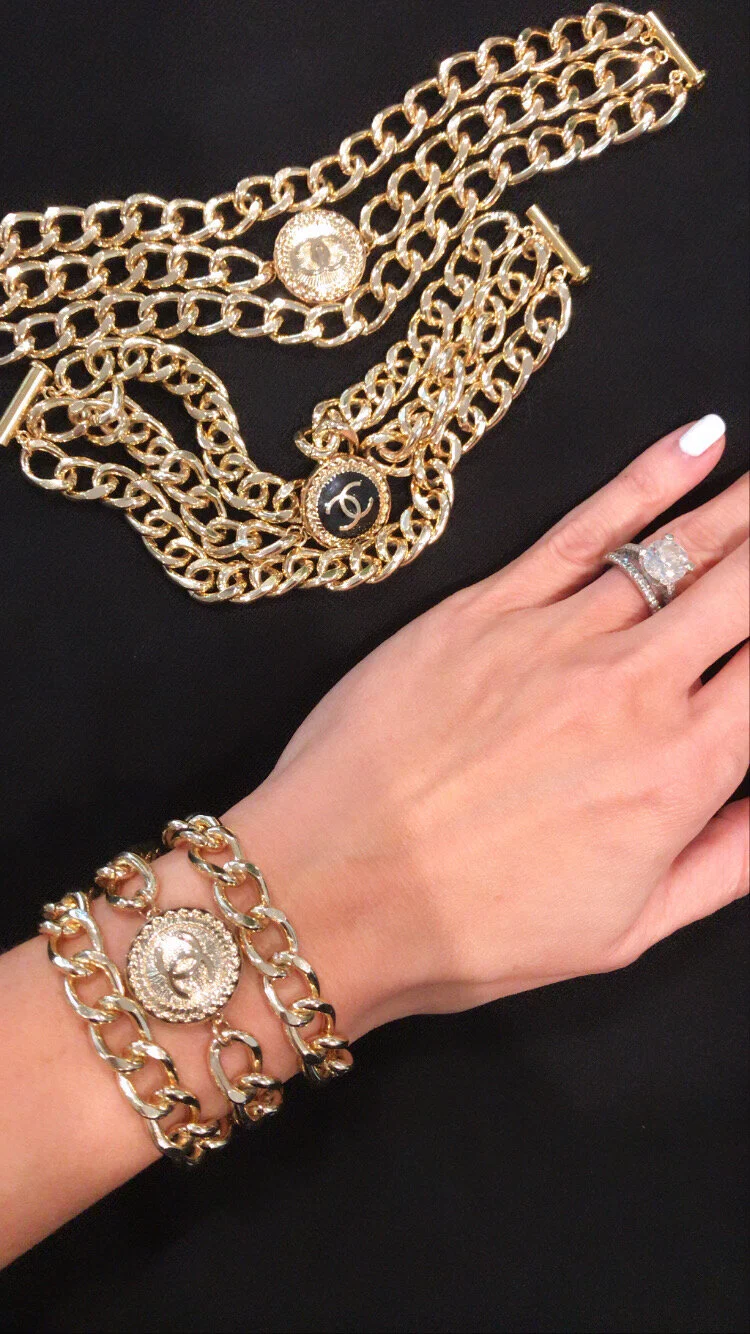 3 strand chunky diagonal view of hand.JPG