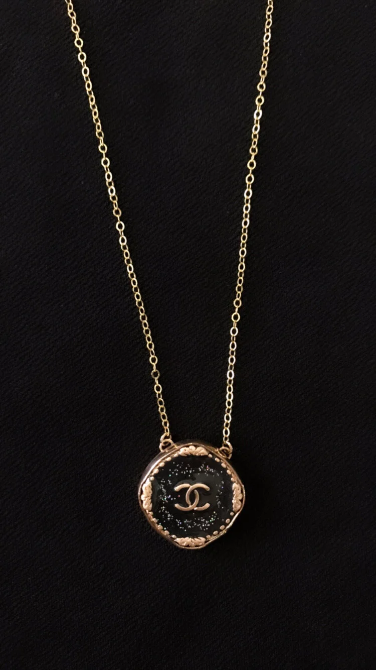 black glitter on blk.JPG