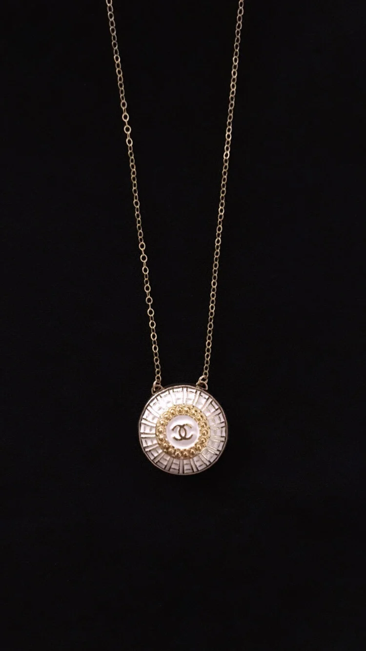 white sunburst on blk.JPG
