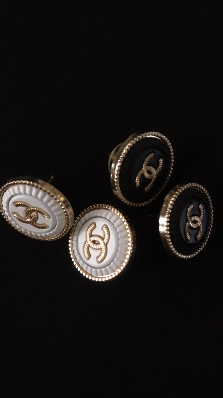 blk and white on blk.JPG