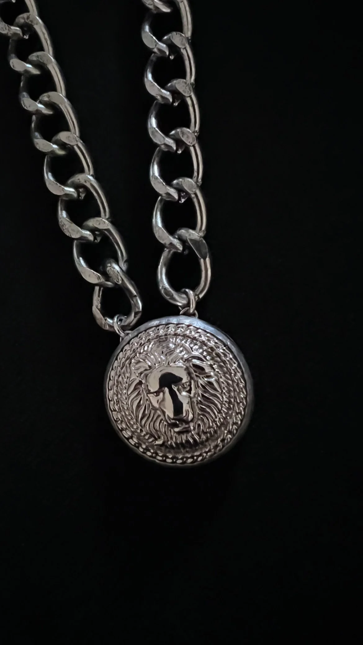 silver lion on ch chain blk 2.JPG
