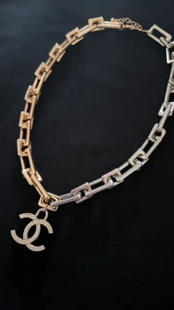 two tone block chain on blk side view.JPG