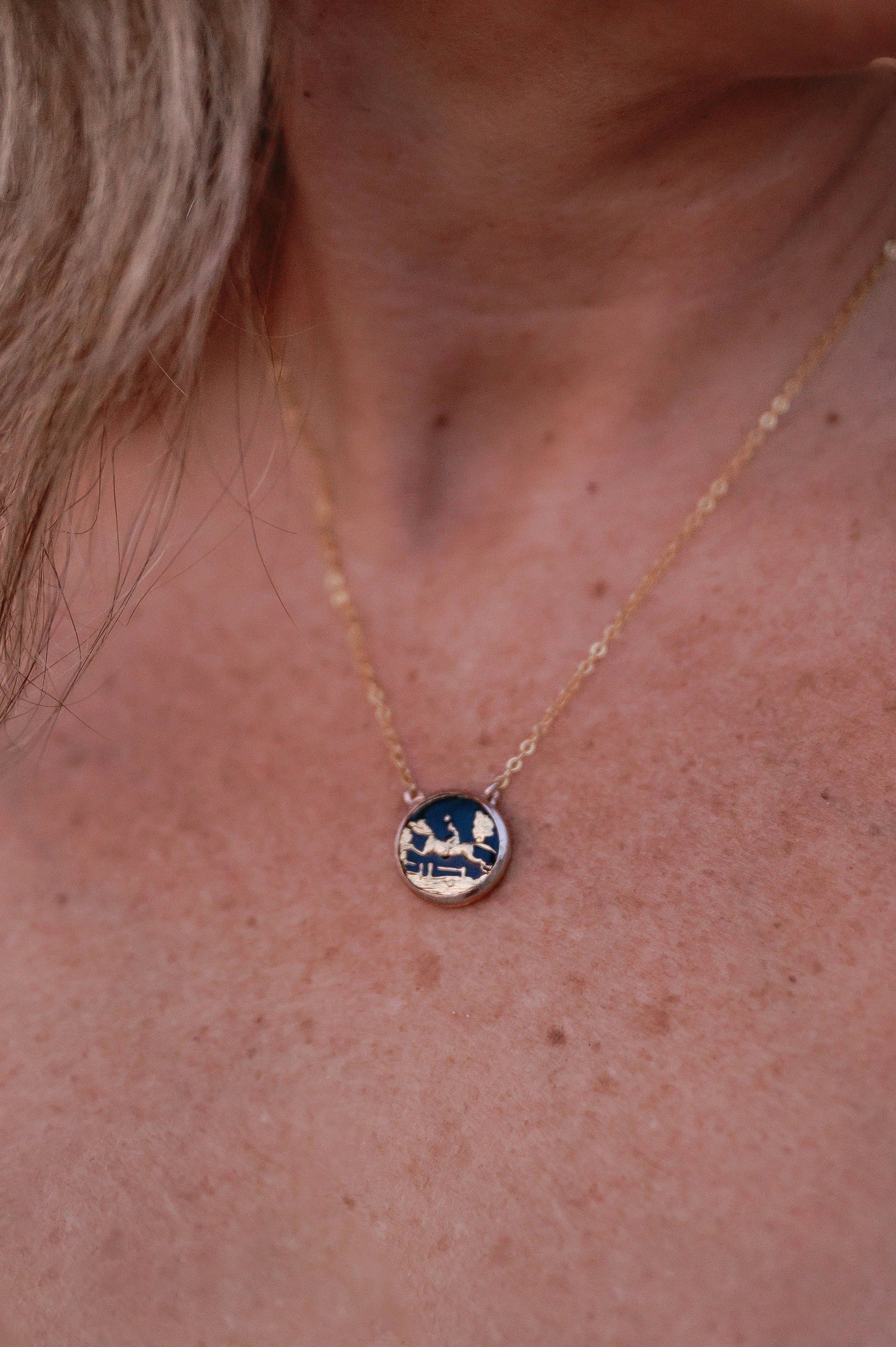 petite blk and gold close up.jpg