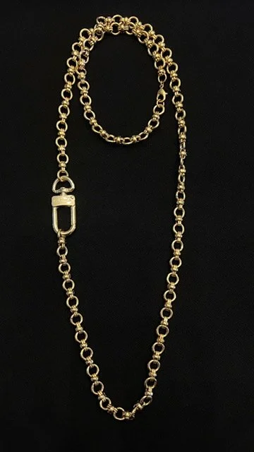 LV chain on blk.JPG