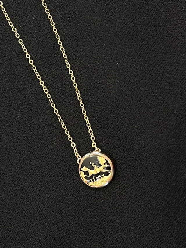 blk gold horse 2.JPG