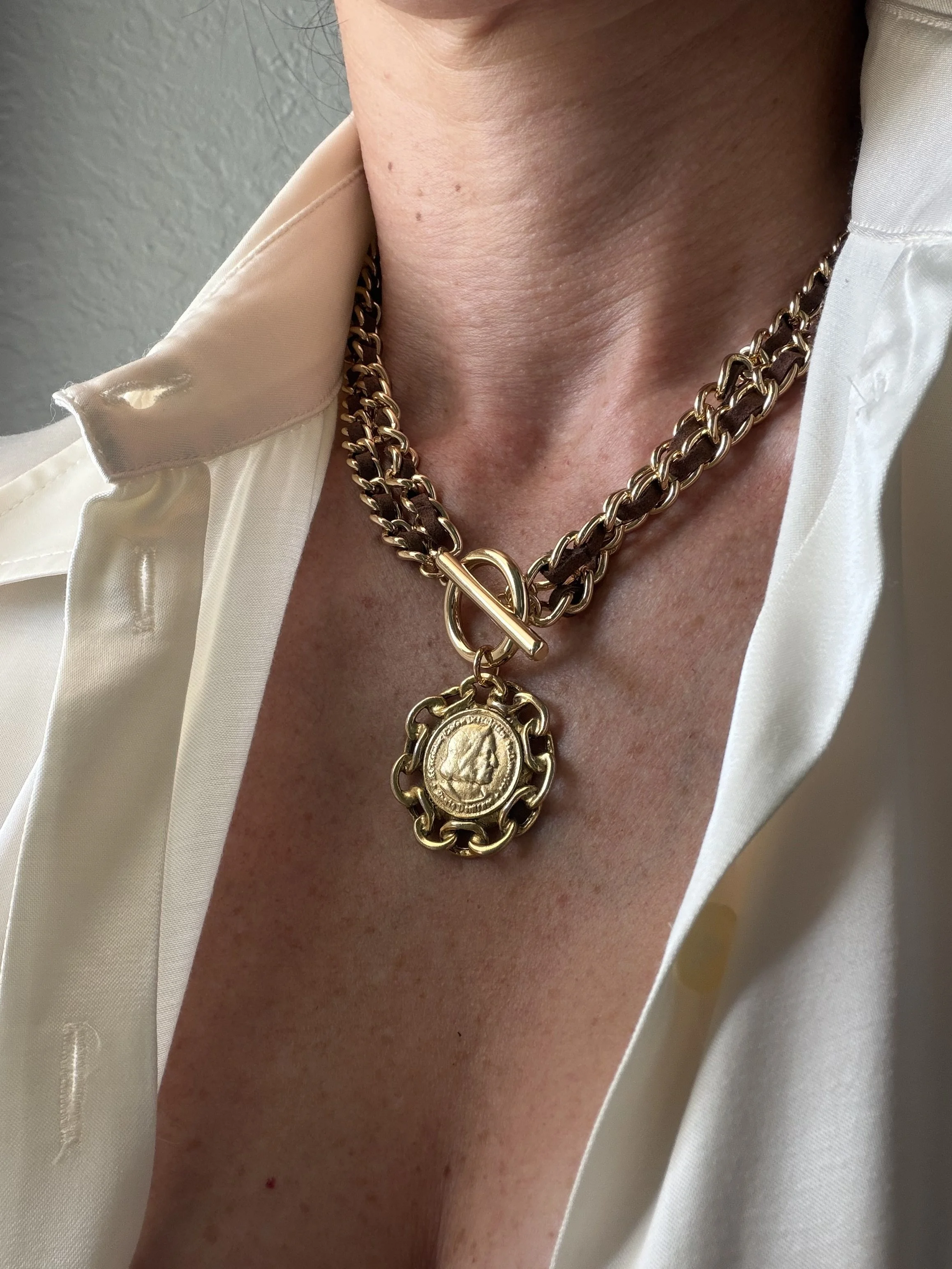 brownandgoldchain on.jpeg