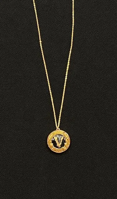 versace virtus on blk.jpg