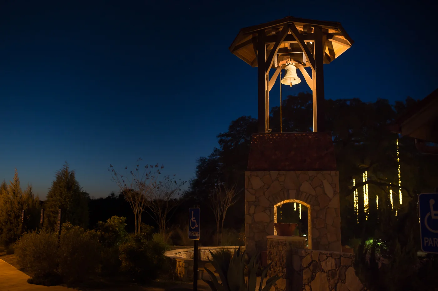 Dripping-Springs-Camp-Lucy-Sacred-Oaks-Wedding-Photos-020.jpg