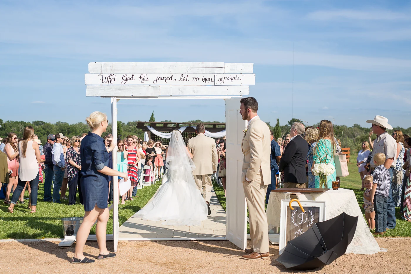 red-rock-vineyards-texas-wedding-photography-and-video-007.jpg