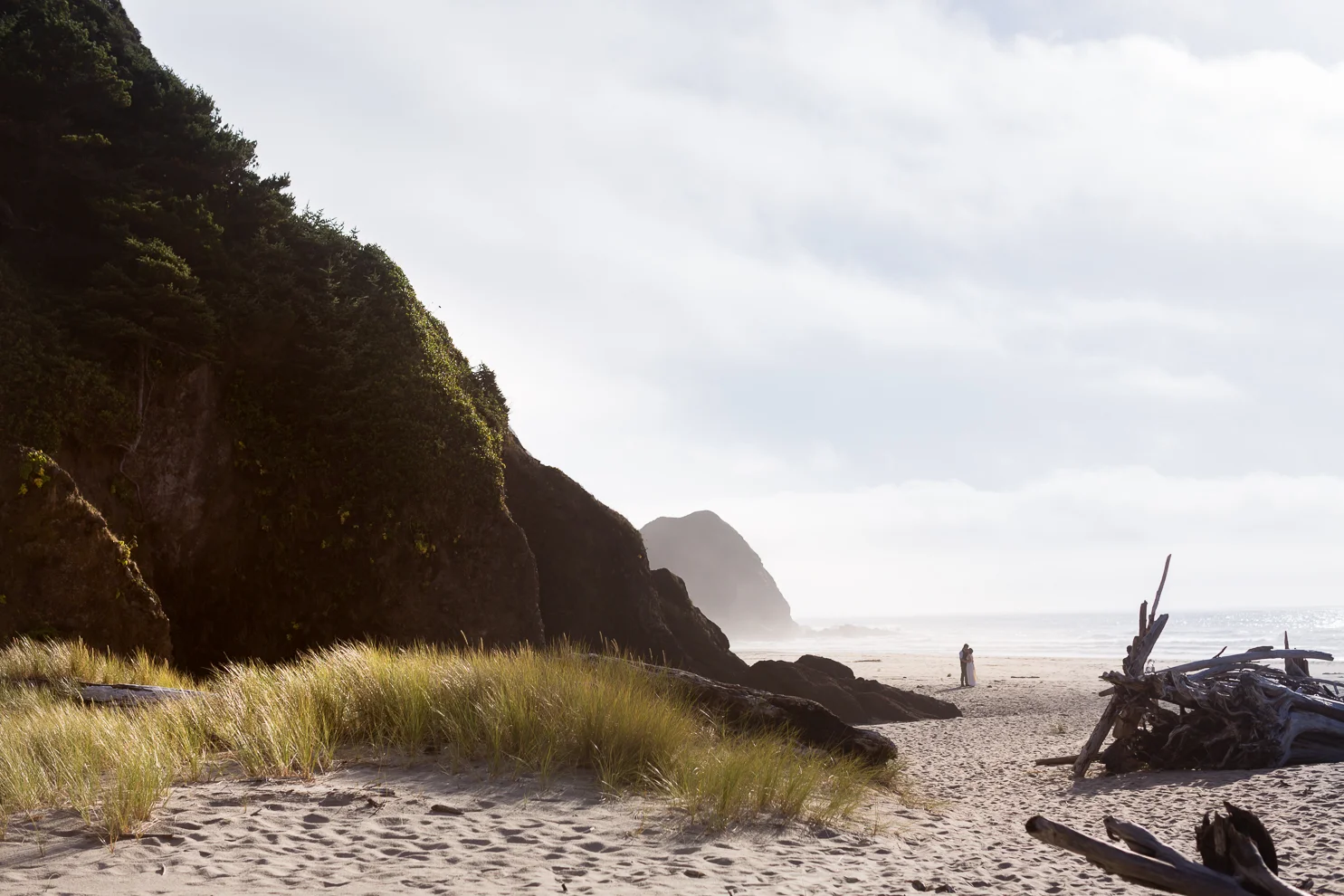 destination-wedding-photographer-oregon-coast-westwind-summer-camp-014.jpg
