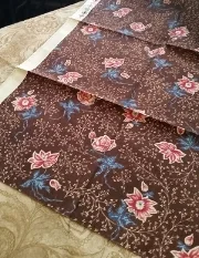 UNFOLDED FAT QUARTER NEEDS YOUR PRESSING ATTENTION