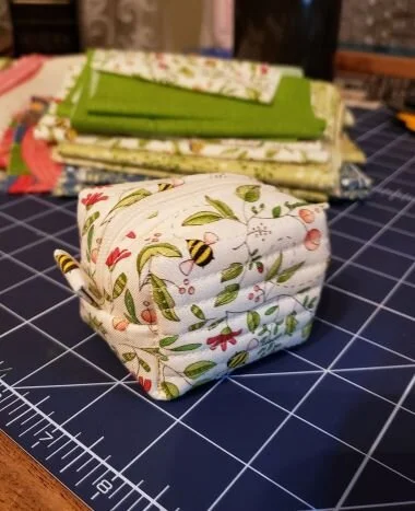 All done in no time! See Natalie’s pattern for her fun ideas to add variety to the way you finish your boxes