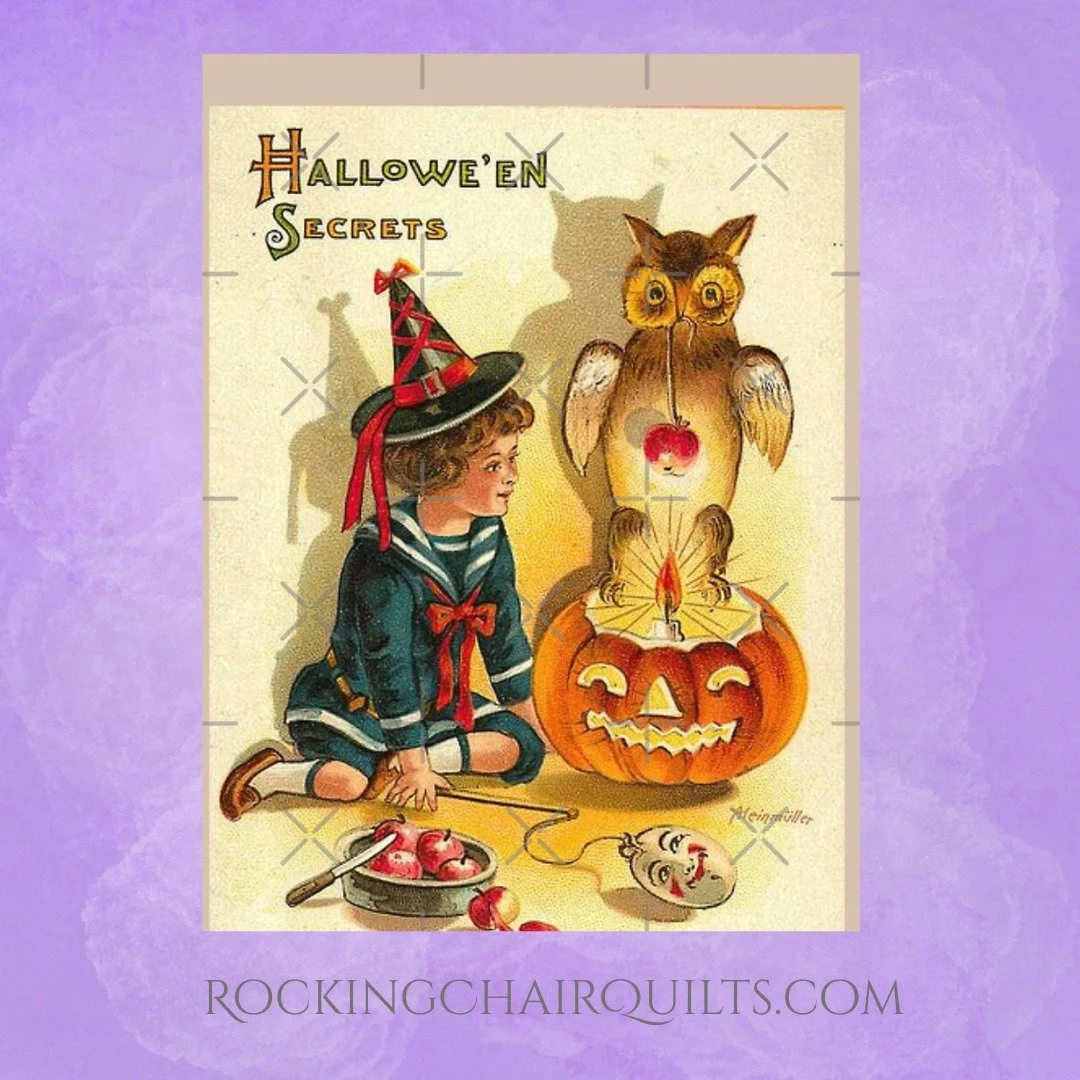 #spookyseason #vintagepostcards #rockingchairquilts #enjoythesew #halloween #halloweengreetings