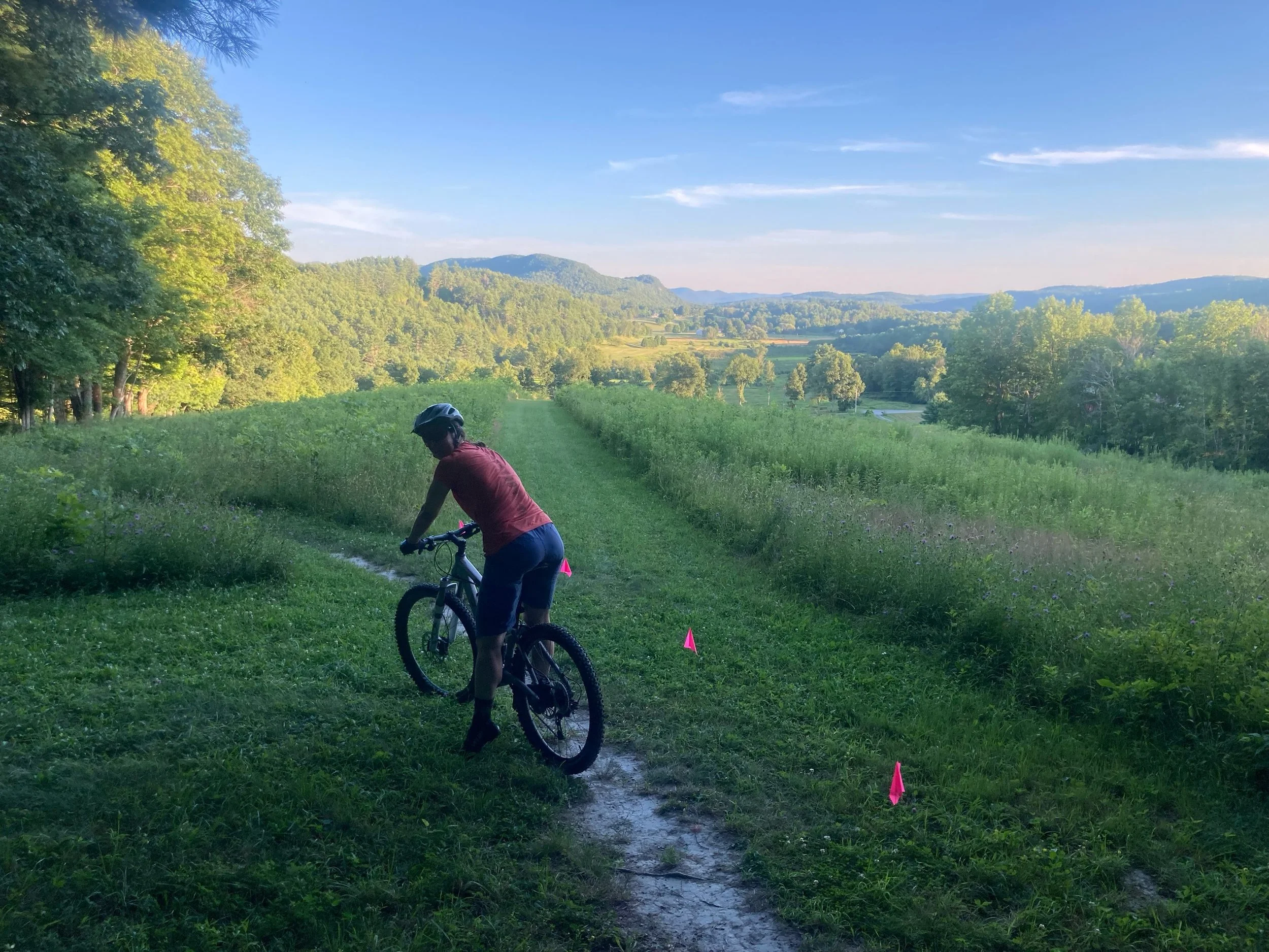 We had a great weekend in Poultney, Vermont riding the amazing trail network that is @slatevalleytrails . We enjoyed delicious Friday night pizza, hospitality, and  camaraderie with @trailhousevt . On Saturday Seth raced in the 40 mile @slatevalleyep