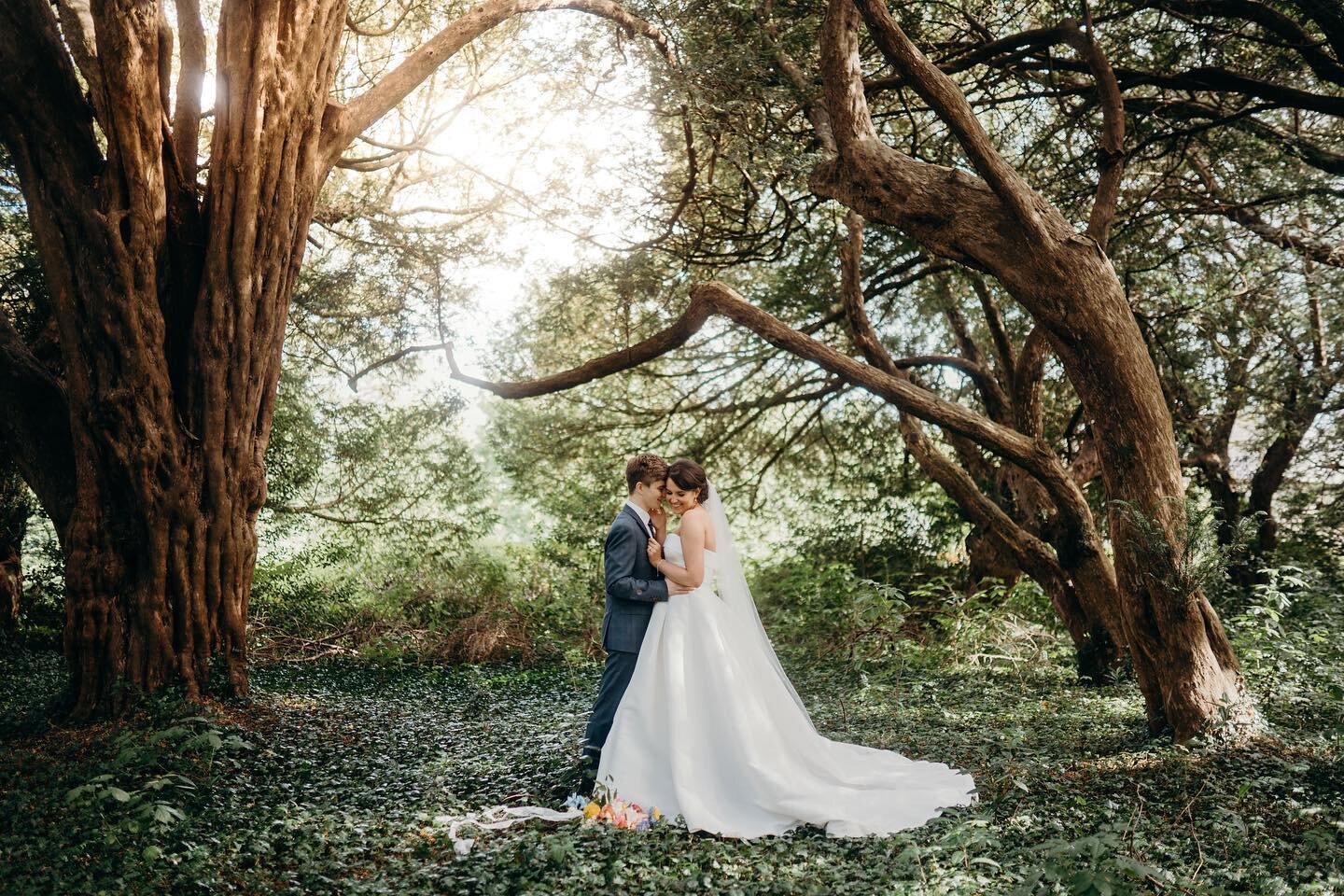 And we&rsquo;re back! Weddings are kicking off again and here&rsquo;s a little something from Sarah &amp; Chris&rsquo;s fab day. ☀️🌿