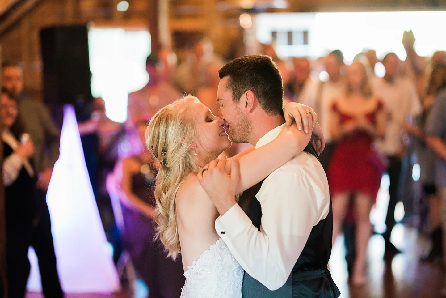 AmandaMattWedding.Dancing.024.AliceMaliaPhotography.jpg