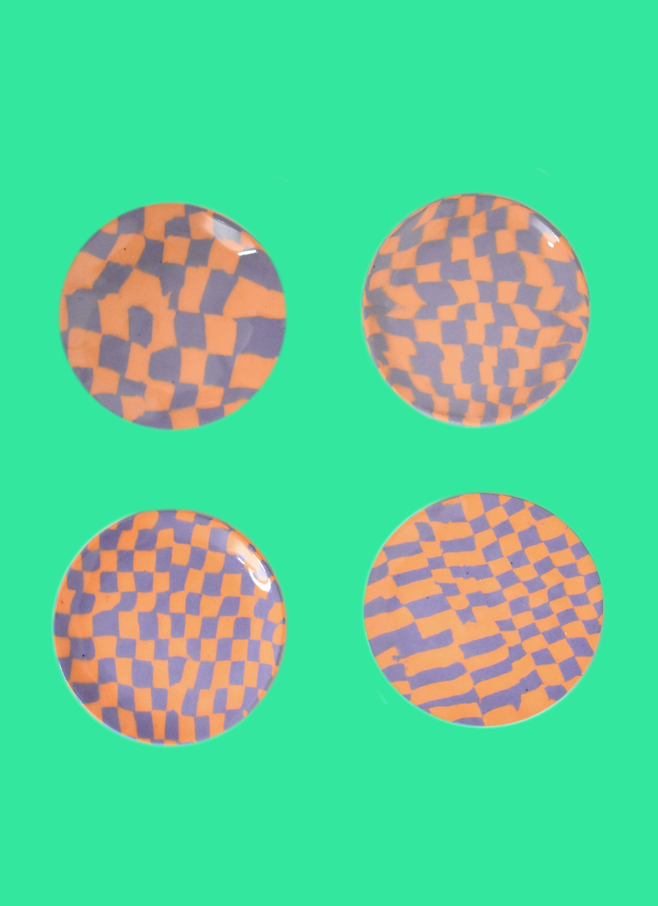 Small Checkered Round Dish