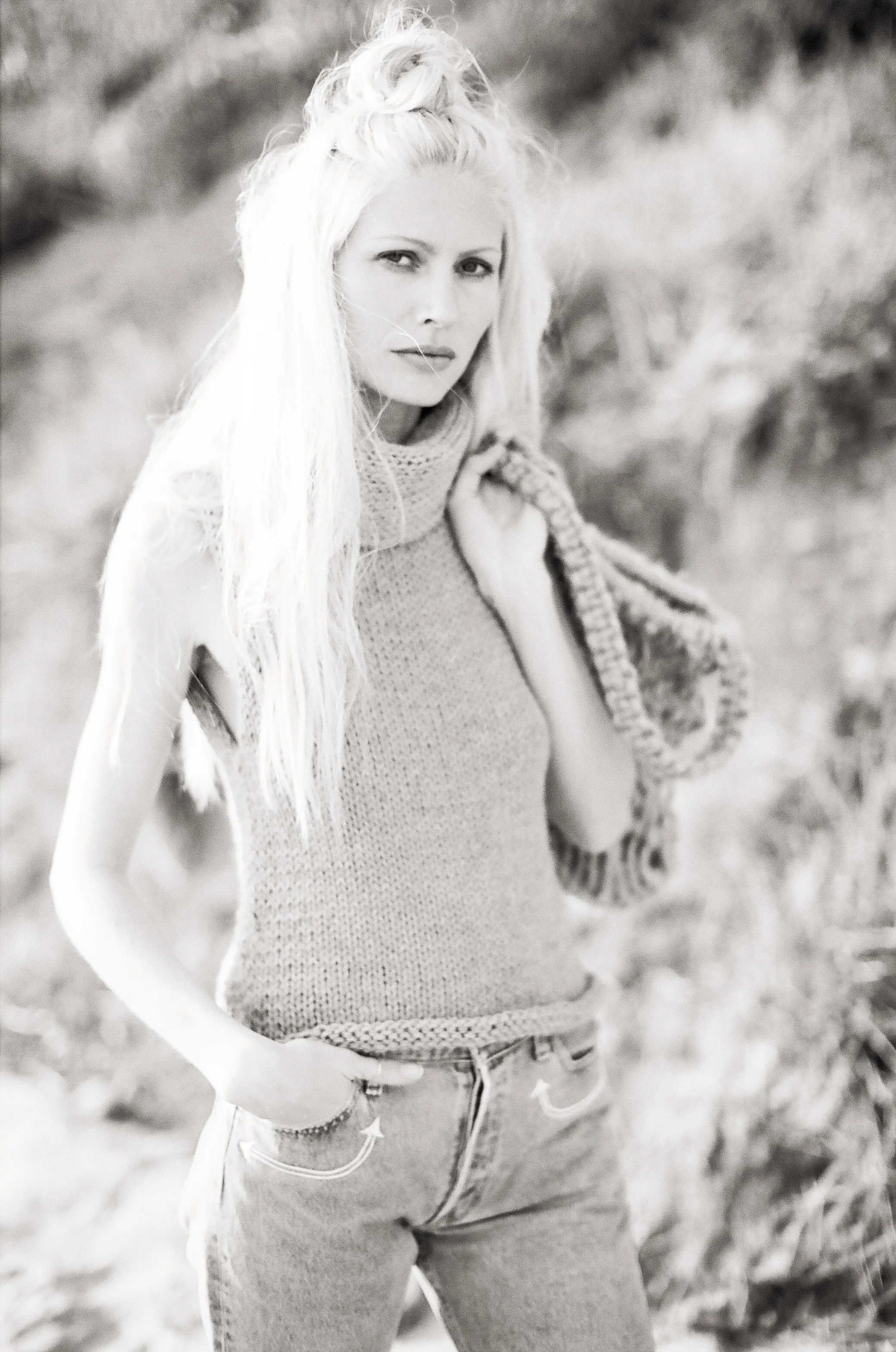 KKIBO Sleeveless Cowl Turtleneck.
