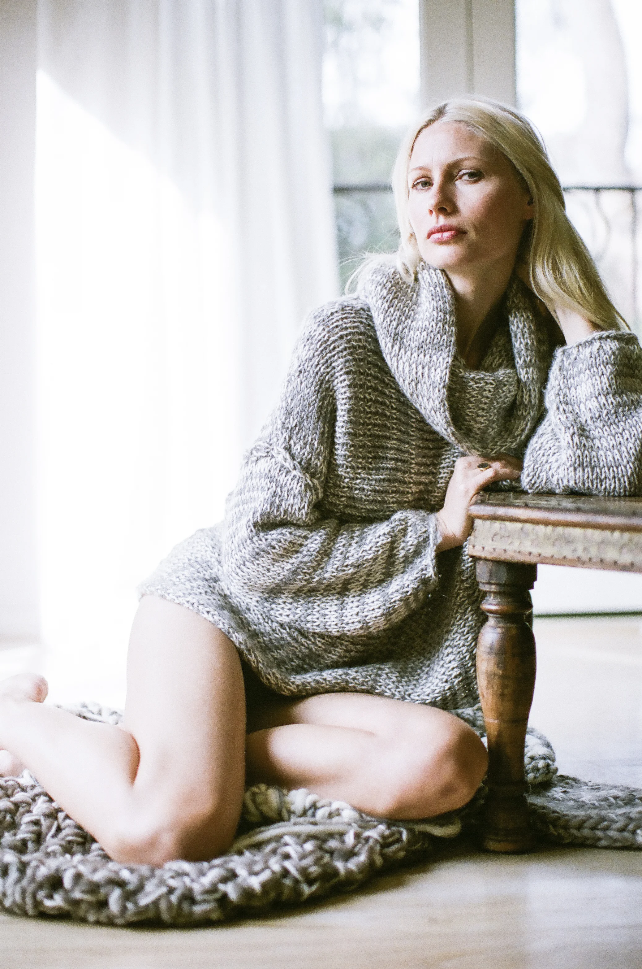 KKIBO chunky cowl turtleneck sweater.