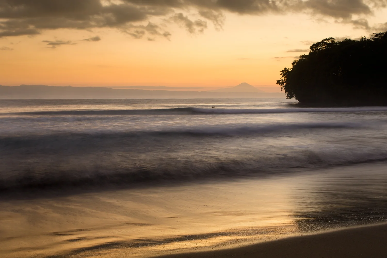 Dawn Surf, Batu Karas