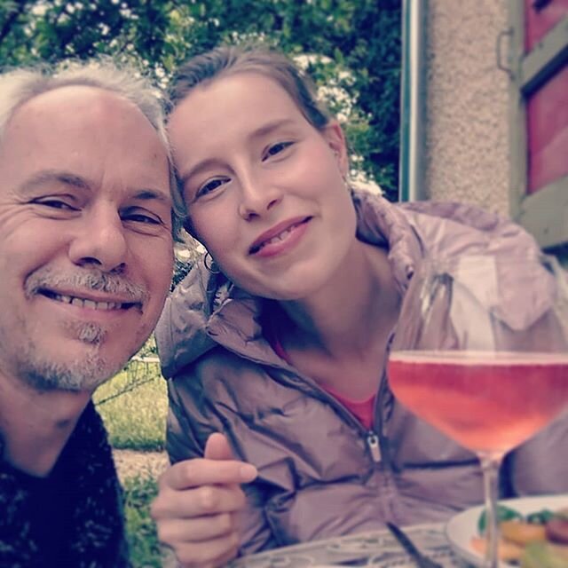 Comme un go&ucirc;t de d&eacute;confinement... visite impromptue... #lovepic #photographysoul #deconfinement #apero #gestesbarri&egrave;res #simplelife #instalove #hikaricreative #aperolspritz #spritz #retrouvailles #gardenfairy #precious #timetogeth