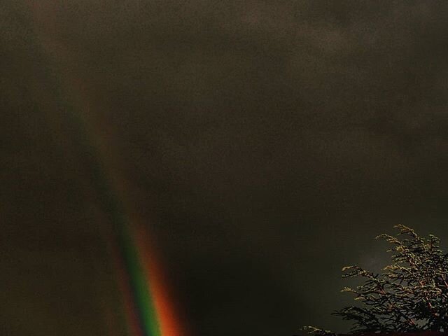 Arc-en-ciel #rainbow #earthpix #earthfocus #naturebeauty #photographysoul #poetry_flair #creative #naturephotography #naturevibes #afterrain #eveningvibes🌅 #igersworldwide #ig_color #ig_serenity