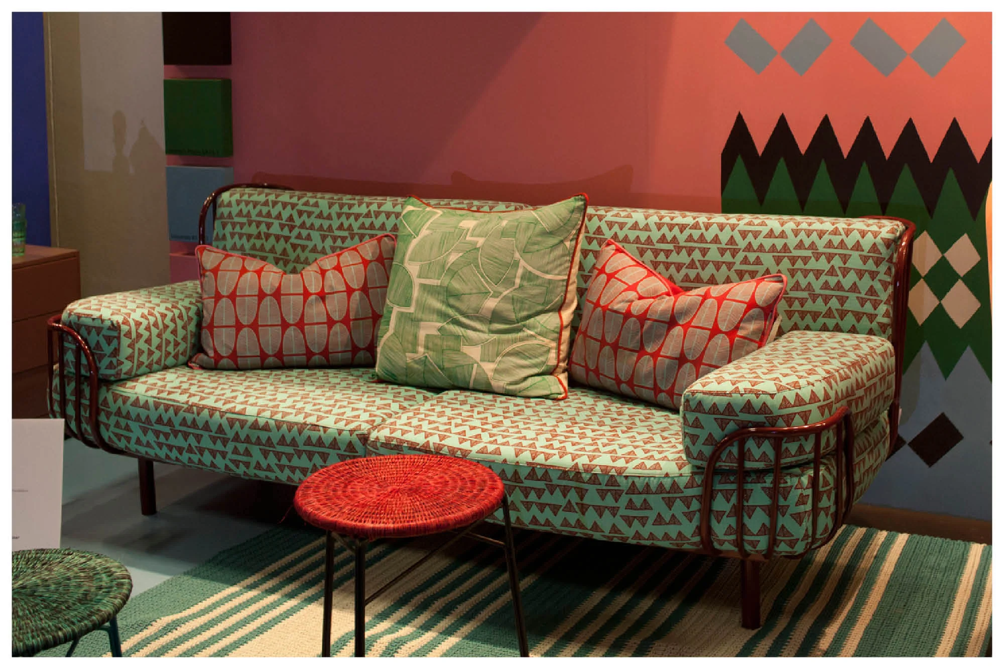 MOS TULIP sofaat 100% design_2.jpg
